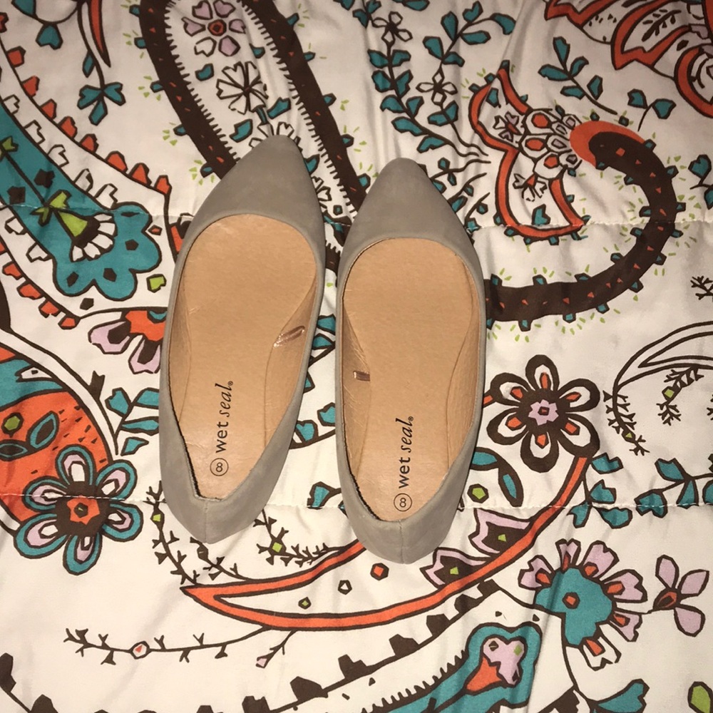 Nude flats!